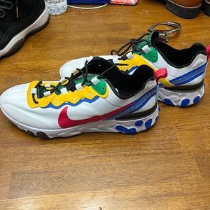 NIKE React, primary colors with green, super light weight running shoes